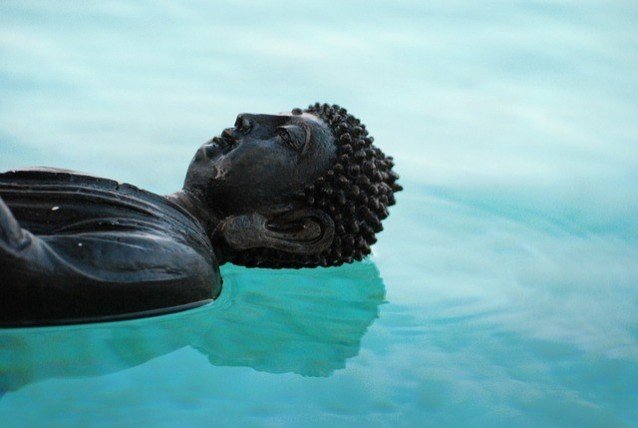 Buddha auf Wasser